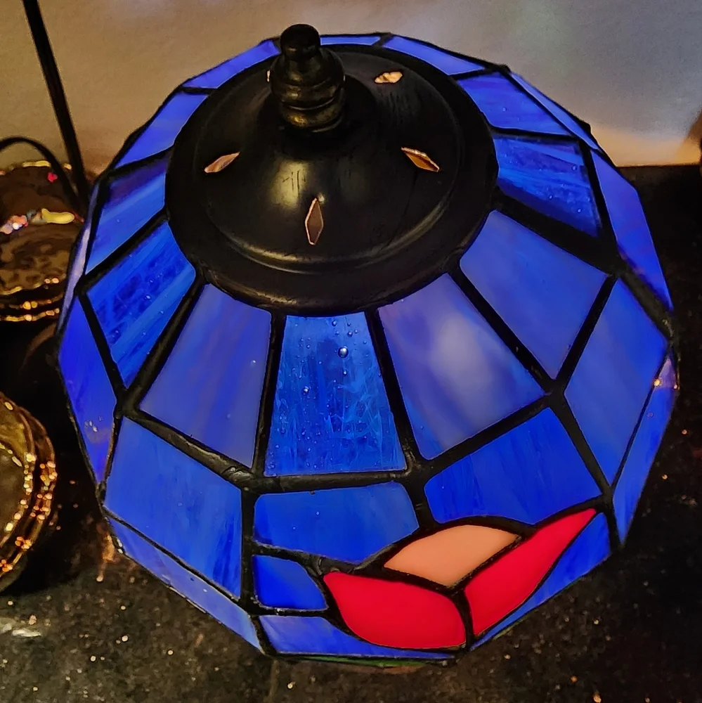 ❤️SOLD❤️ Tiffany Style Stained Glass Accent Table Lamp Tulips! - Picture 2 of 8